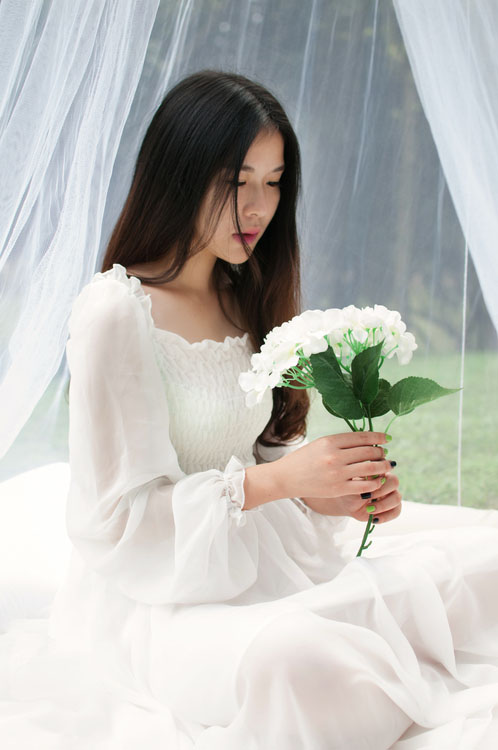 天使女孩户外的清纯写真