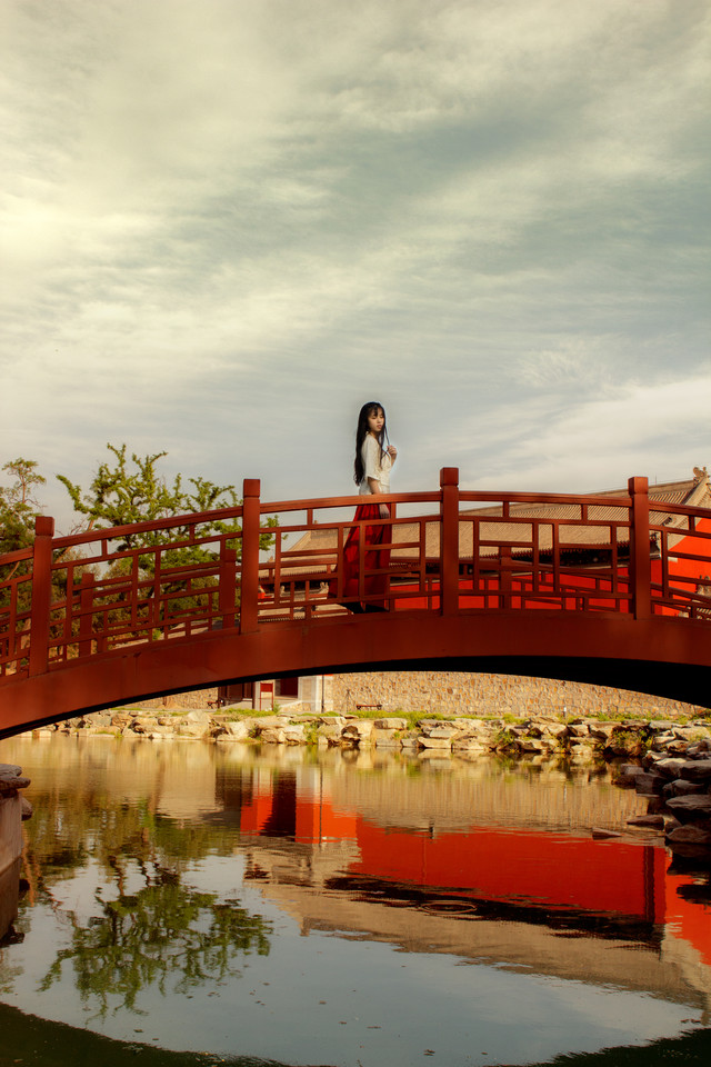 夕阳下气质美女唯美图