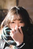 冬日户外浮光少女清纯图