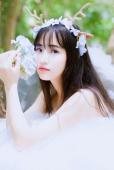 麋鹿姑娘森林唯美图