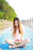 西瓜少女的夏日清纯照