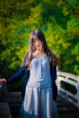 长发美女户外清纯甜美图